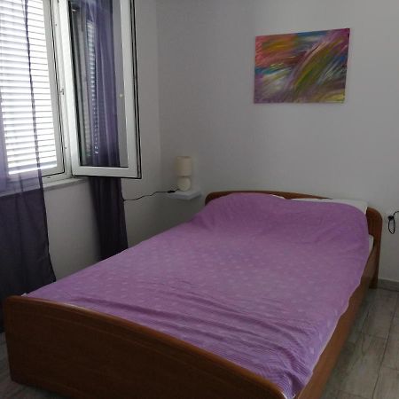 Apartmani Nevera Крк Екстер'єр фото