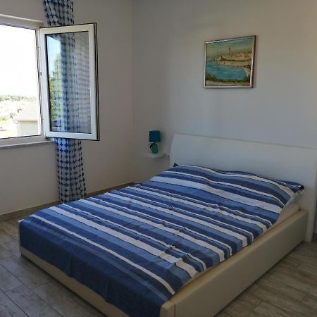 Apartmani Nevera Крк Екстер'єр фото