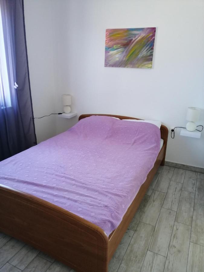 Apartmani Nevera Крк Екстер'єр фото