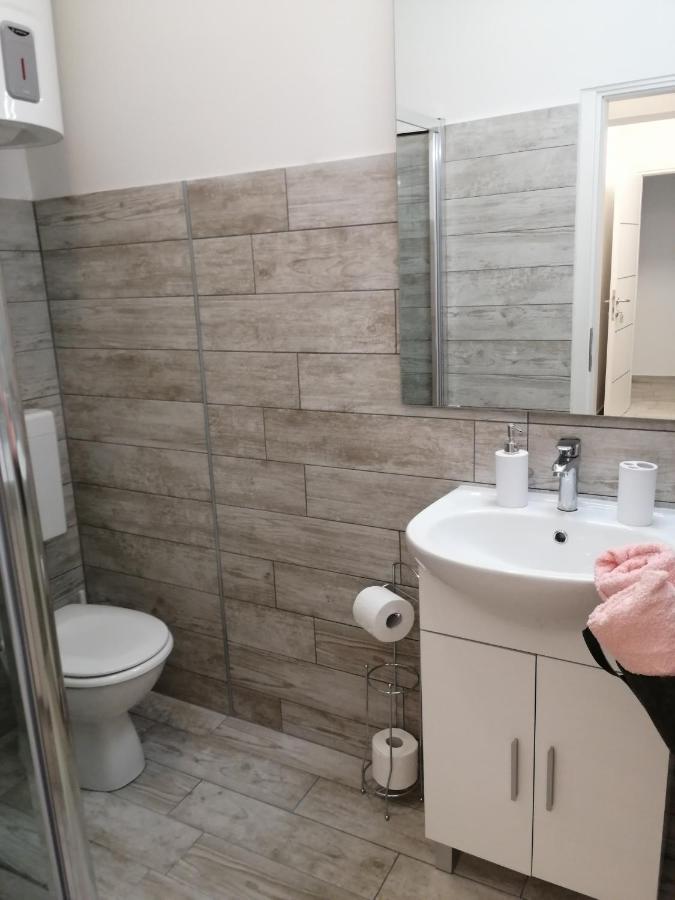 Apartmani Nevera Крк Екстер'єр фото